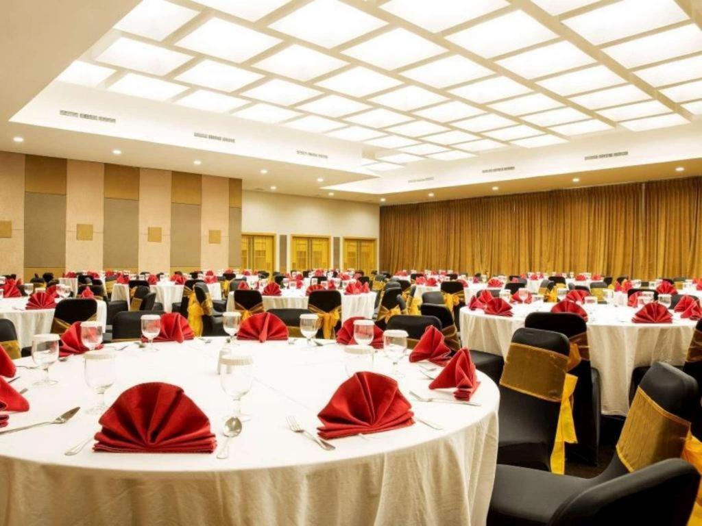 Lemo Hotel Serpong Tangerang Exterior foto