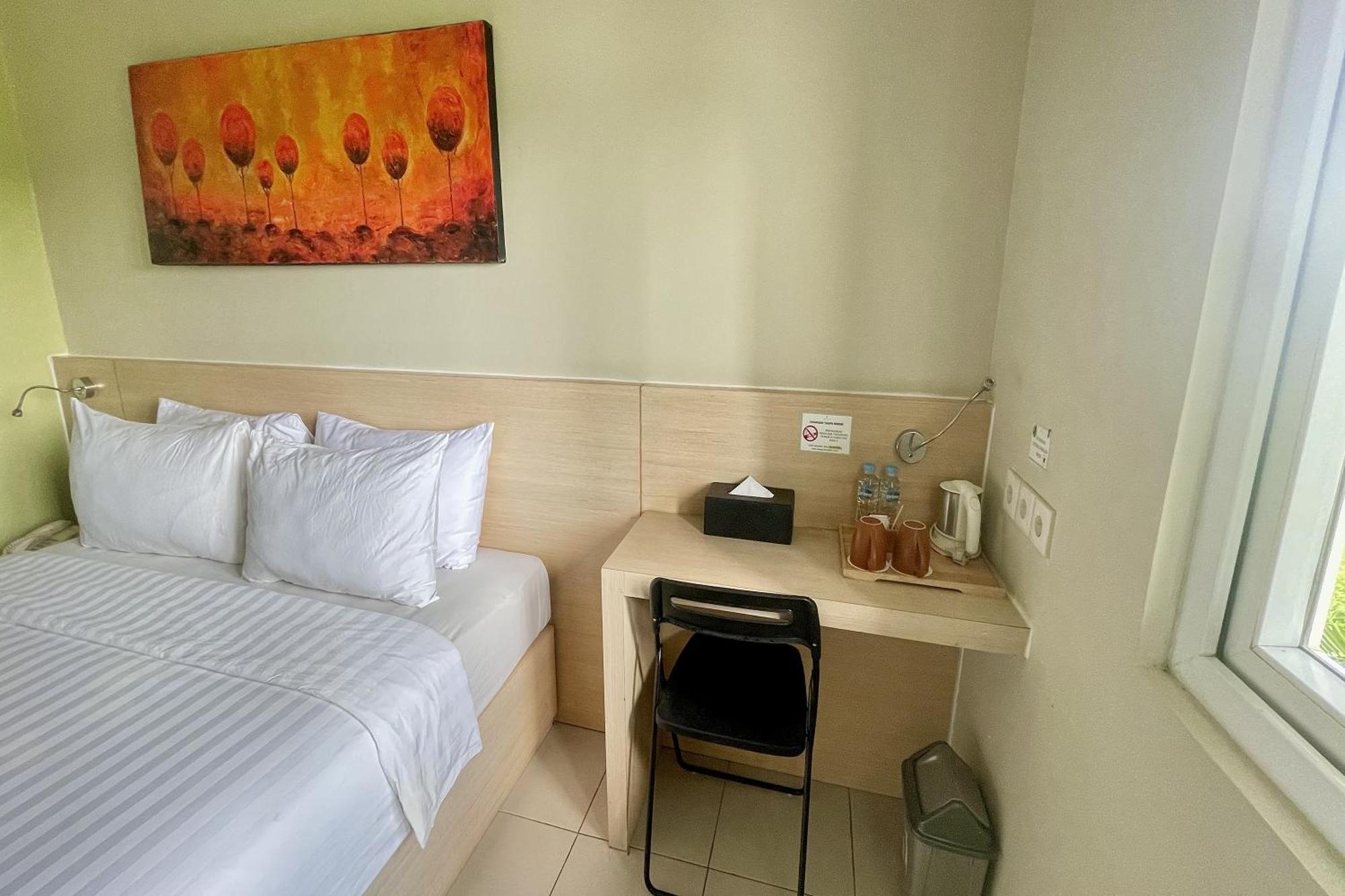 Lemo Hotel Serpong Tangerang Exterior foto