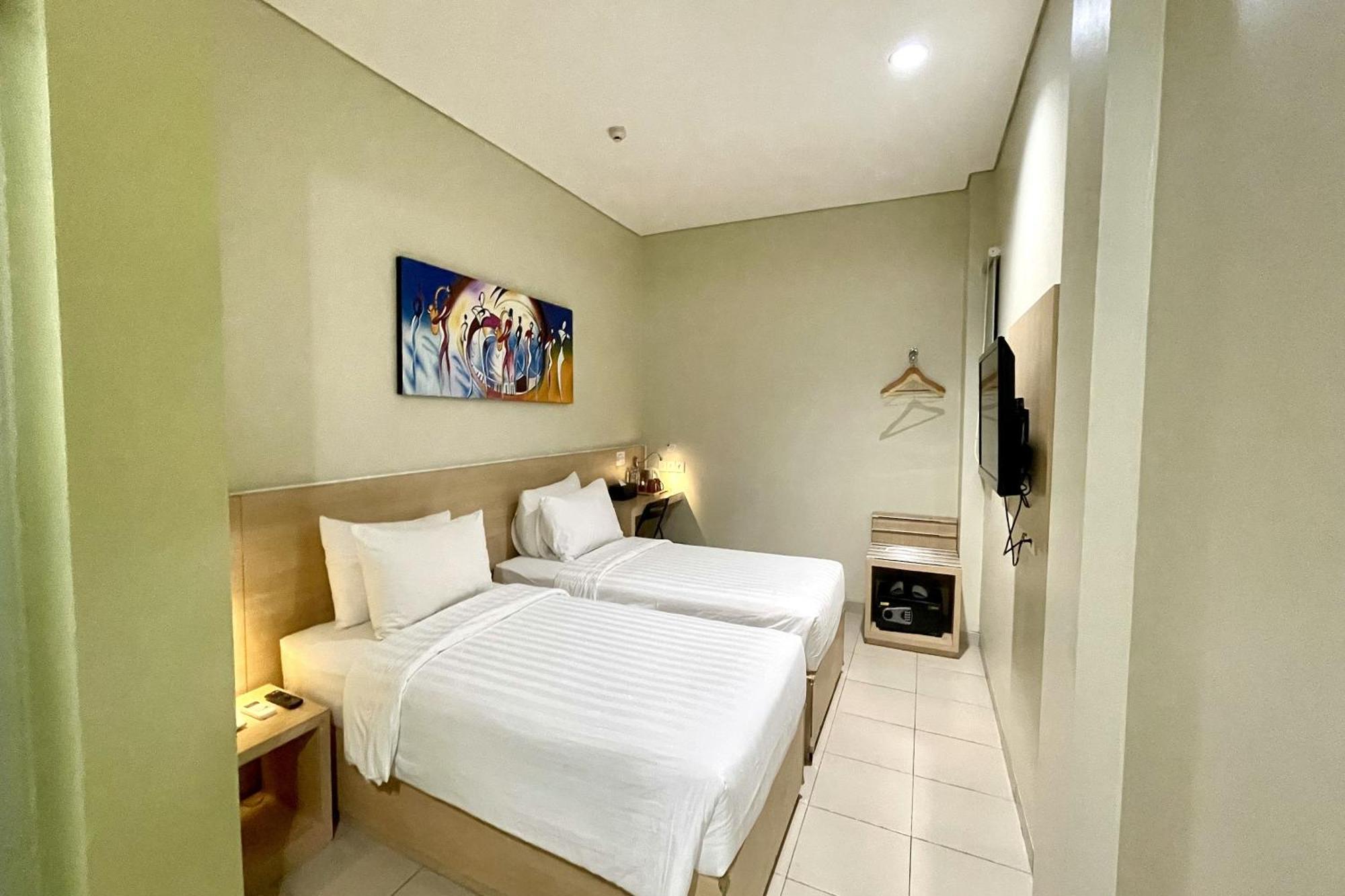 Lemo Hotel Serpong Tangerang Exterior foto