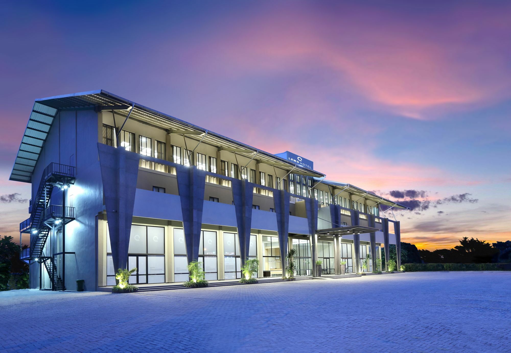 Lemo Hotel Serpong Tangerang Exterior foto